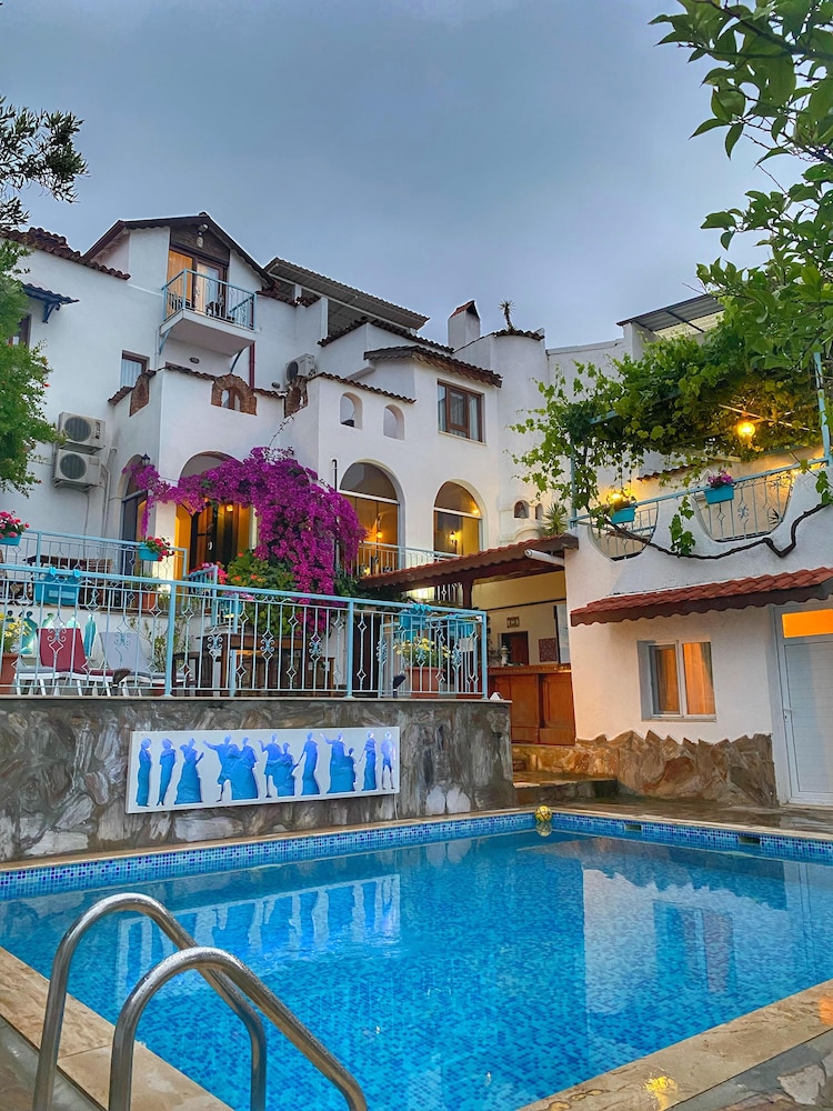 Villa Dreams Ii 3/50