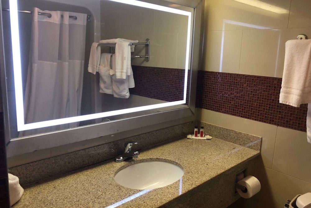Days Inn by Wyndham Jersey City / NYC Area 35/41