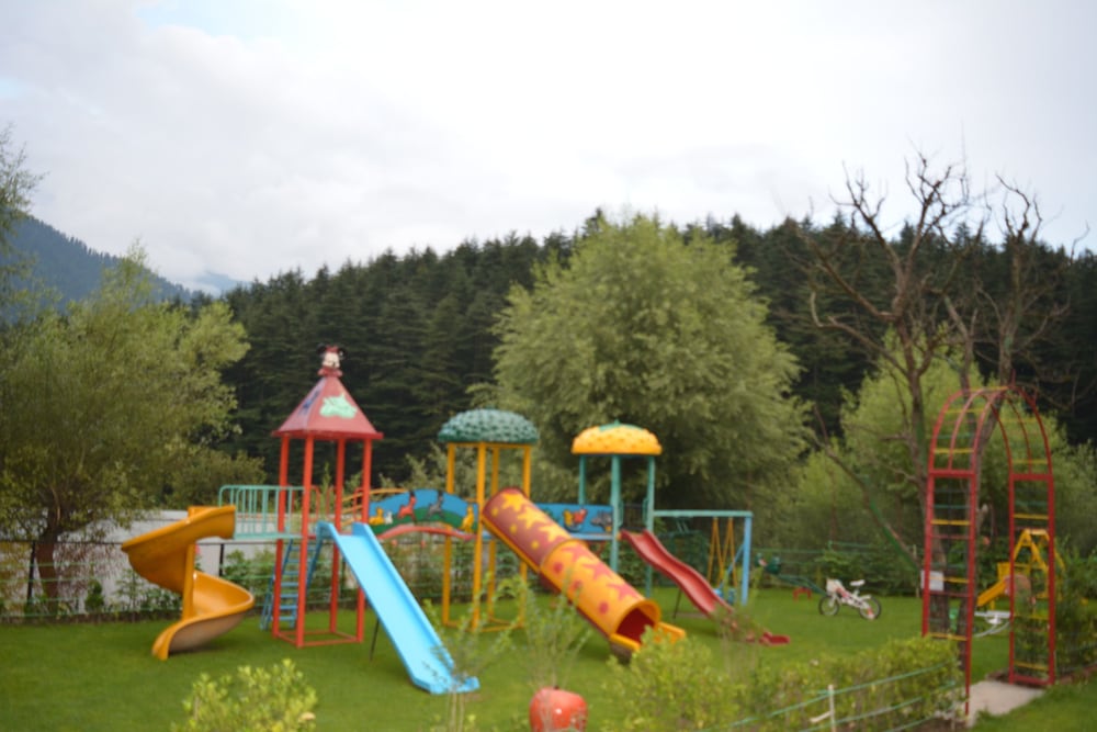 SNOW VALLEY RESORTS 40/66