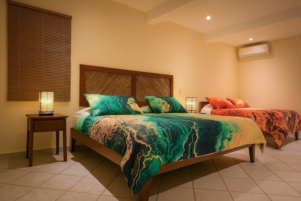 Cocomar Beachfront Hotel Island Resort 24/65