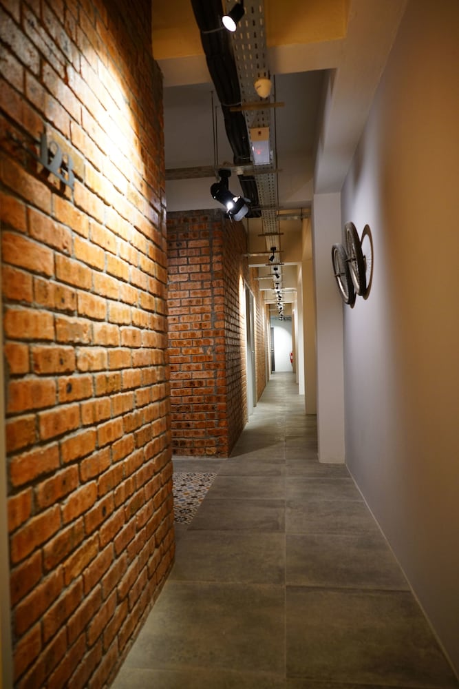 Brick Box Hotel 29/45