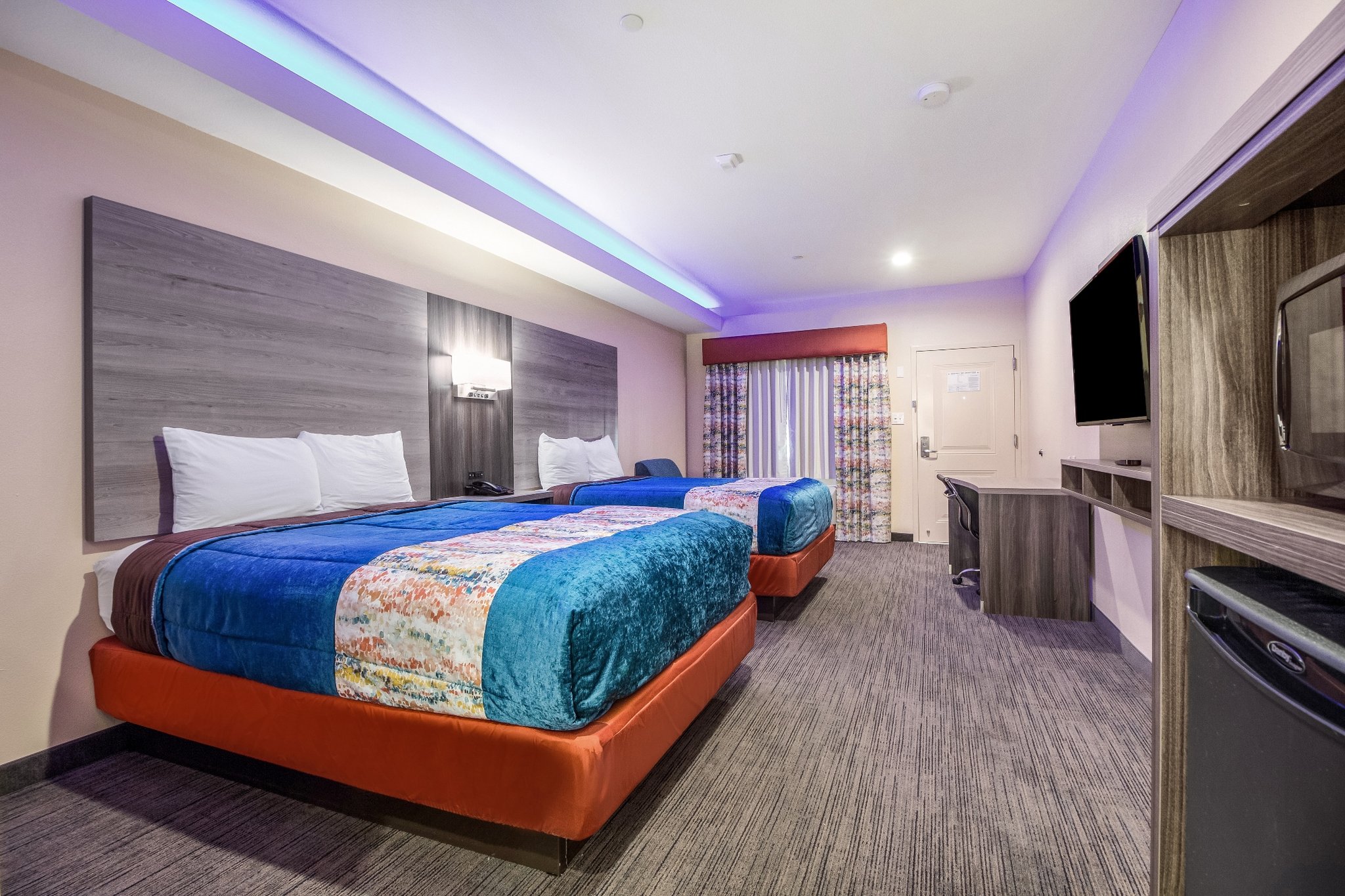 Scottish Inns and Suites Willowbrook 5/25