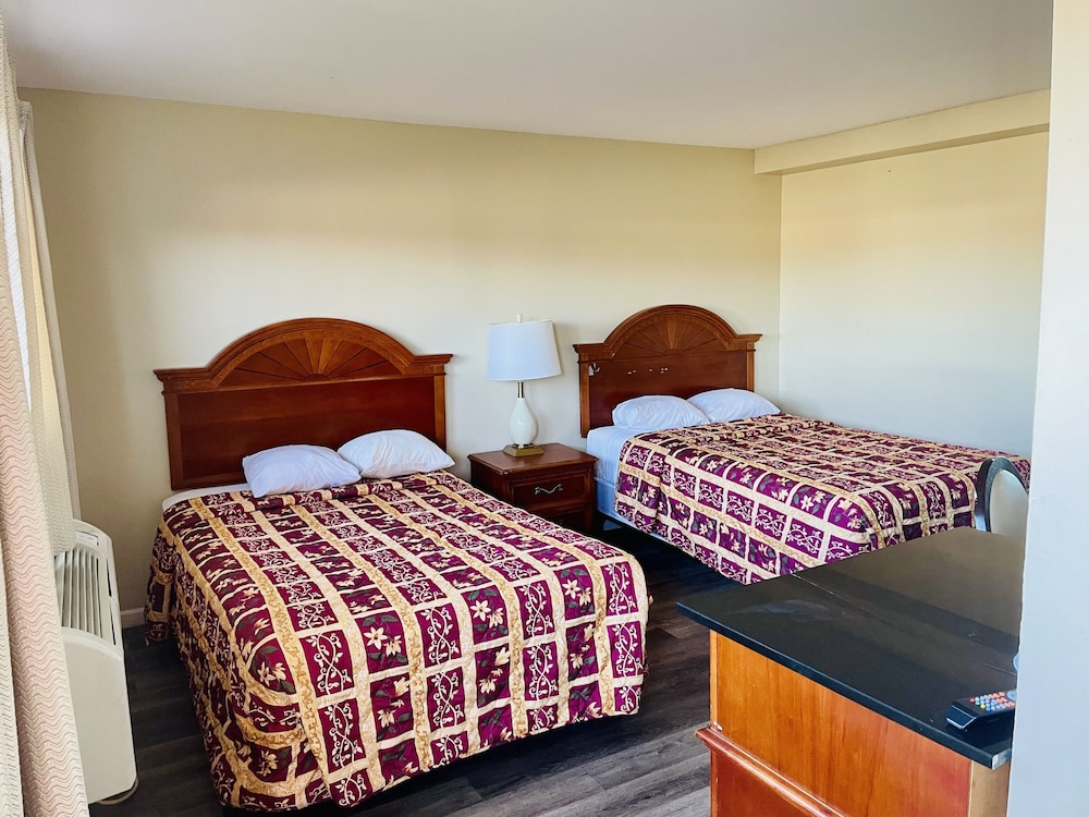 Skylark Motel 30/49