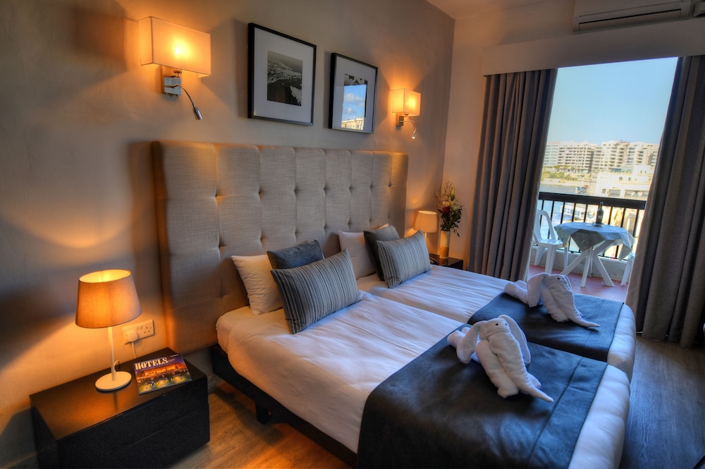 St Julians Bay Hotel 41/68