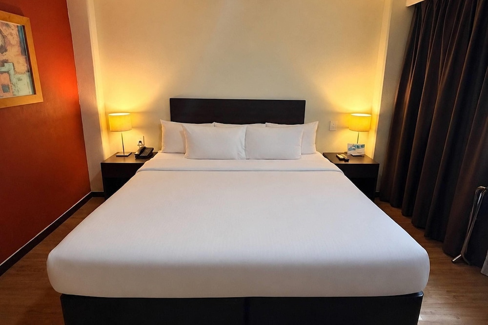 Room, Queen Bed, Accessible