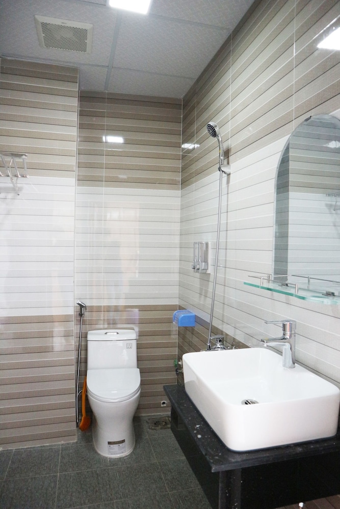 Anh Quan Hotel 49/50