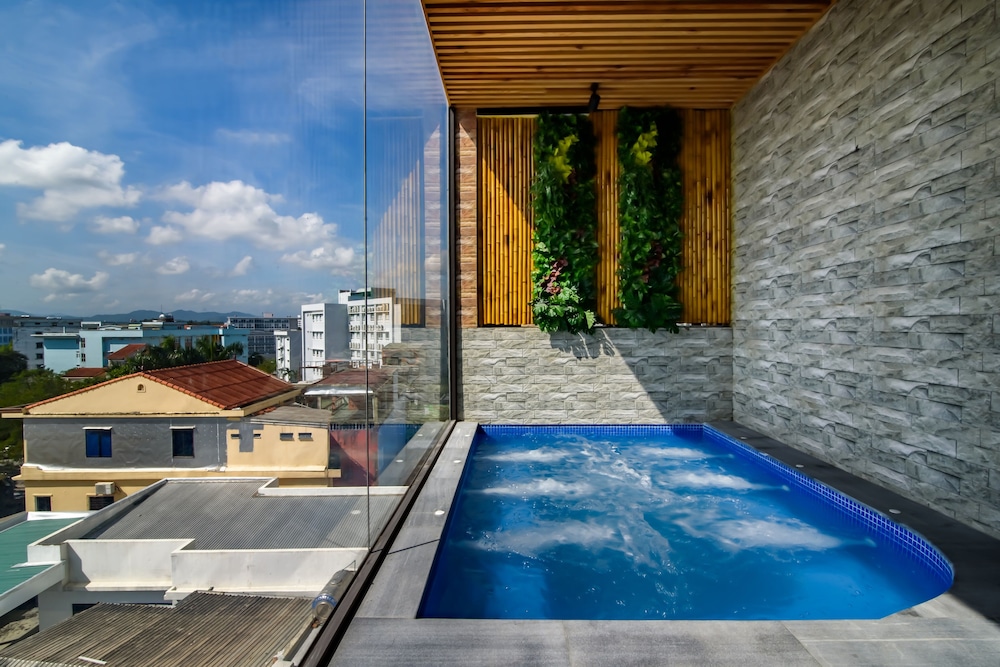Thanh Lich Royal Boutique Hotel 33/69