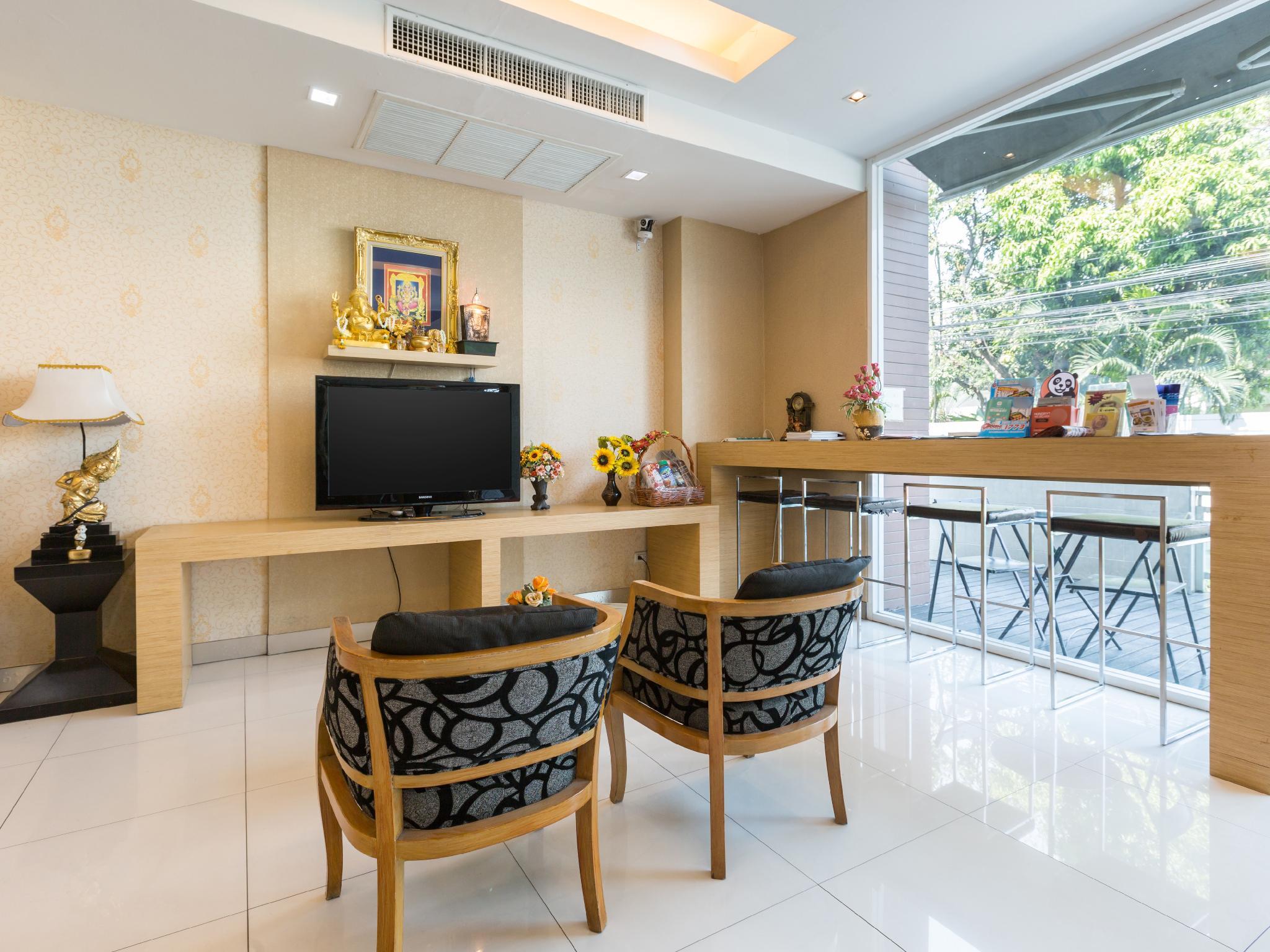 Aryan Suites Hotel 38/53