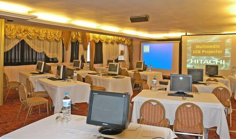 Best Hotel 51/54