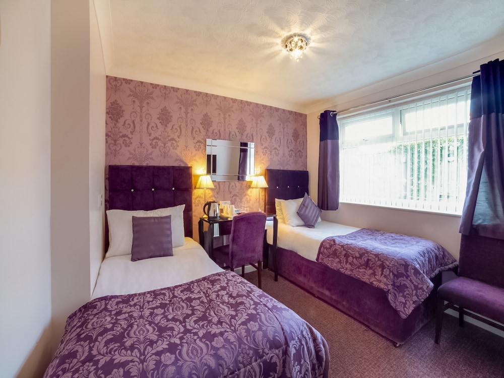 The Lemonfield Hotel 6/39