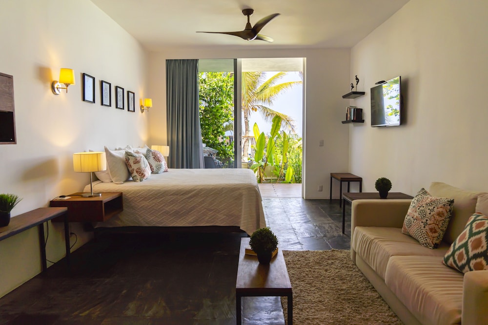Suites At Sapphire Ocean Club 13/30