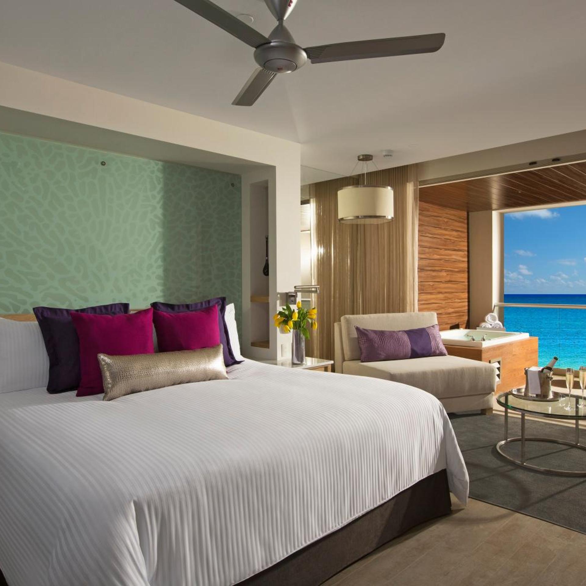 Xhale Club, Junior Suite, Double Bed, Ocean Front, Jetted Tub