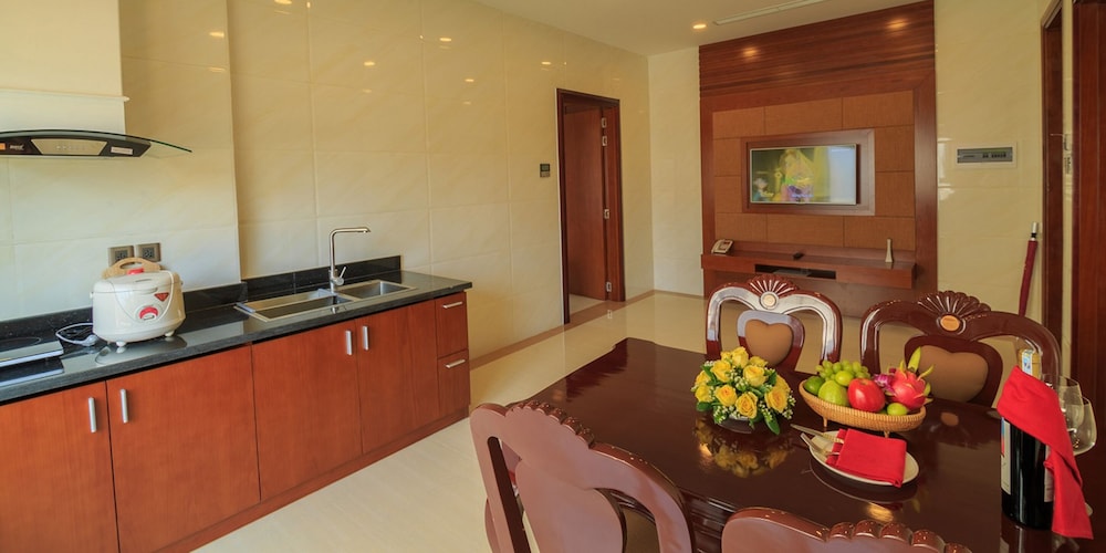 Gold Coast Hotel Resort & Spa 7/50