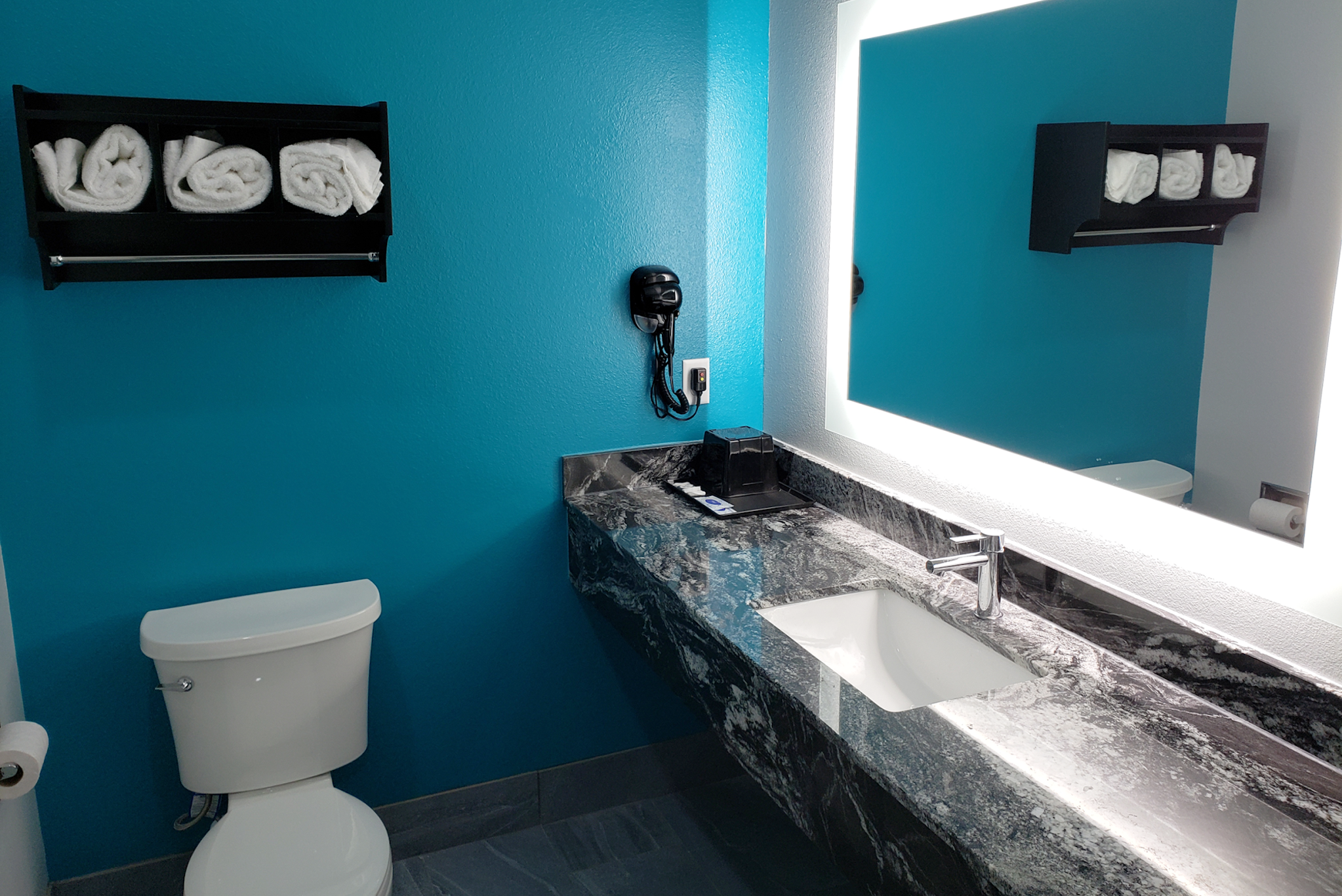 Americas Best Value Inn and Suites Kingwood IAH Airport 28/31