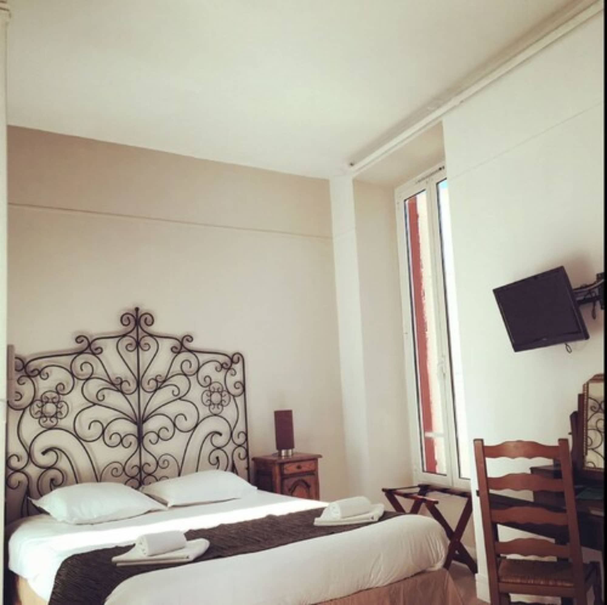SUPERIOR, 3 BEDS