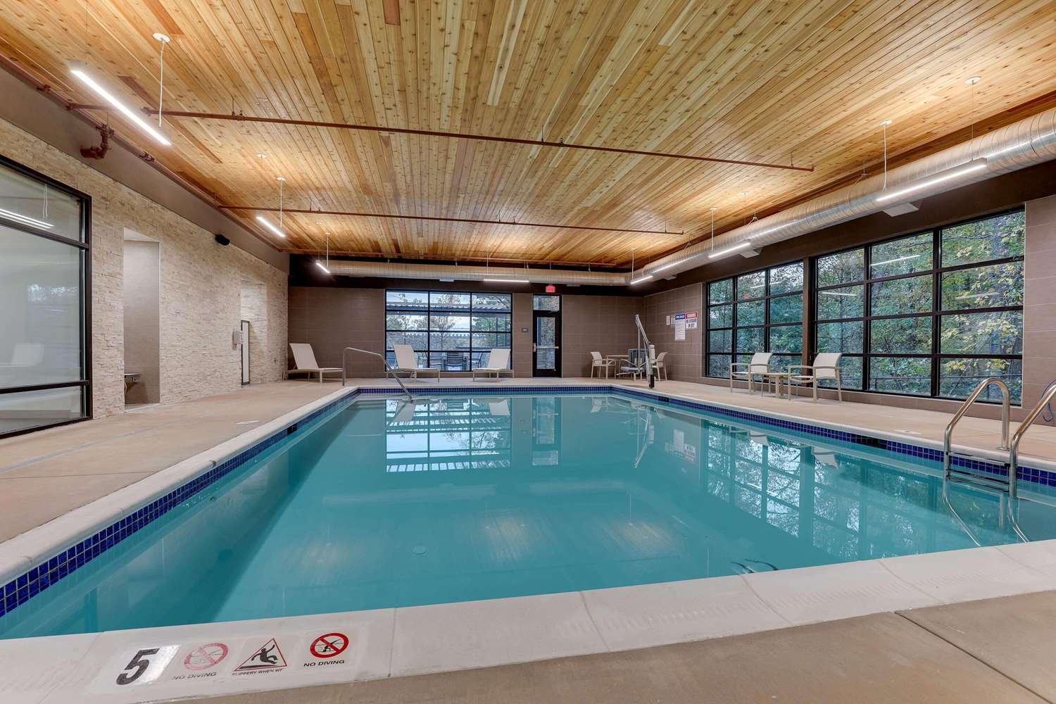 Country Inn & Suites by Radisson, Cumming near Northside Hospital Forsyth 14/41