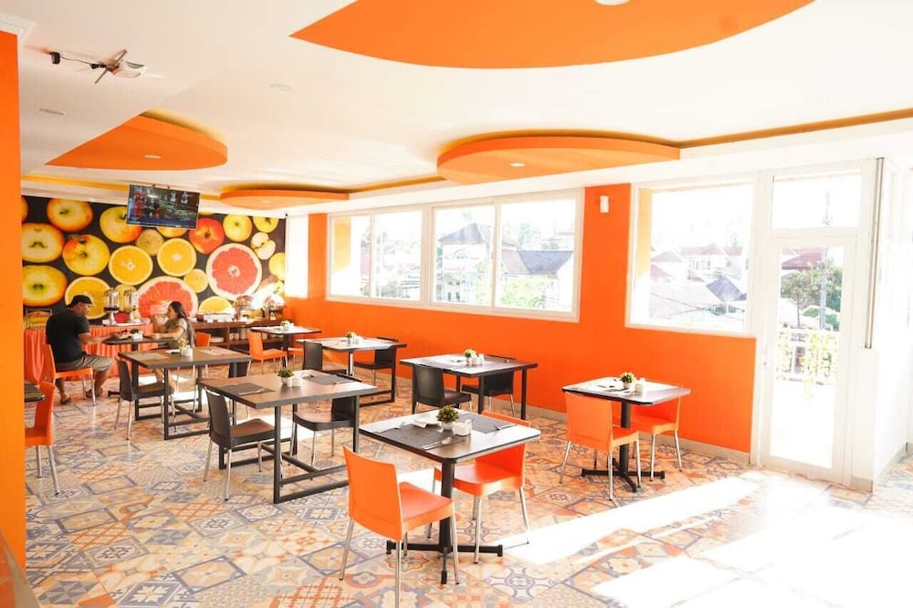 Mel's Inn Manado 12/15