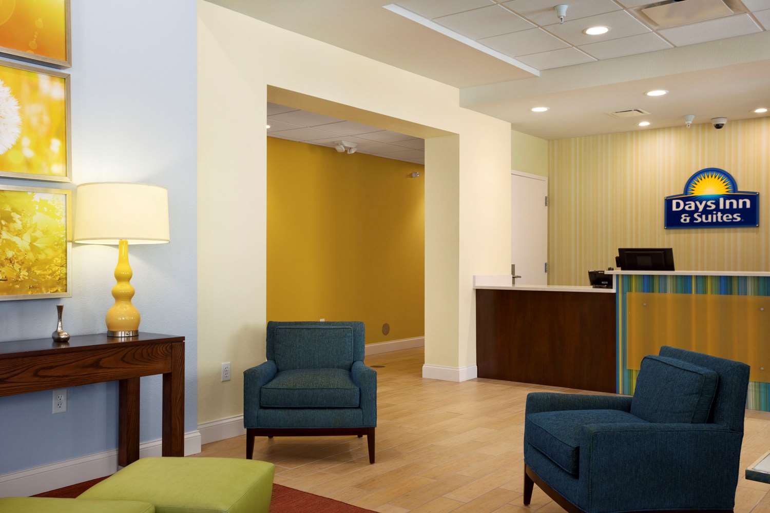 Days Inn & Suites by Wyndham Caldwell 4/29