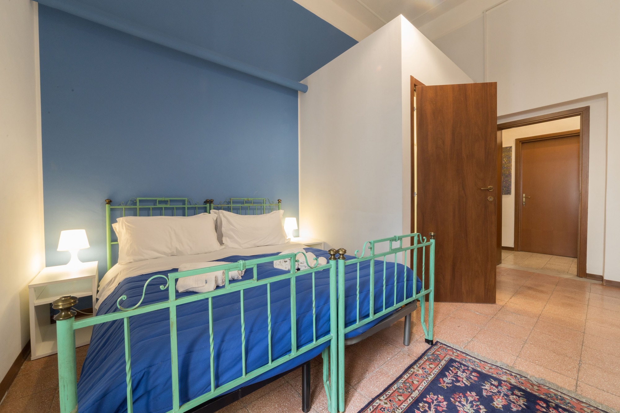 ROOM, TRIPLE, PRIVATE BATHROOM