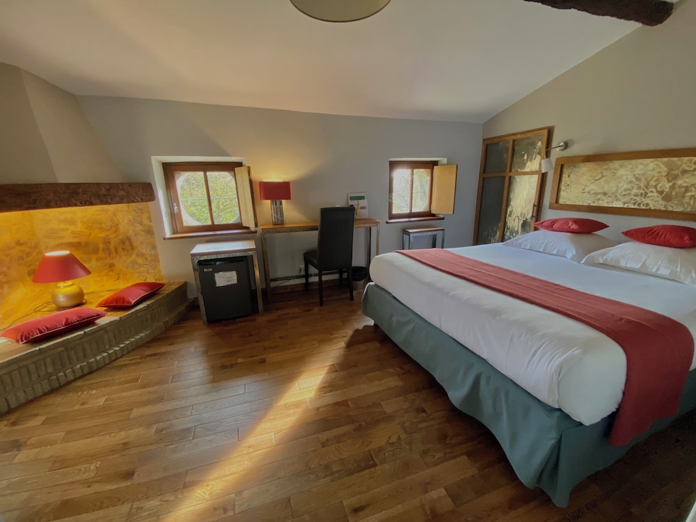 COMFORT, QUEEN BED, GARDEN VIEW
