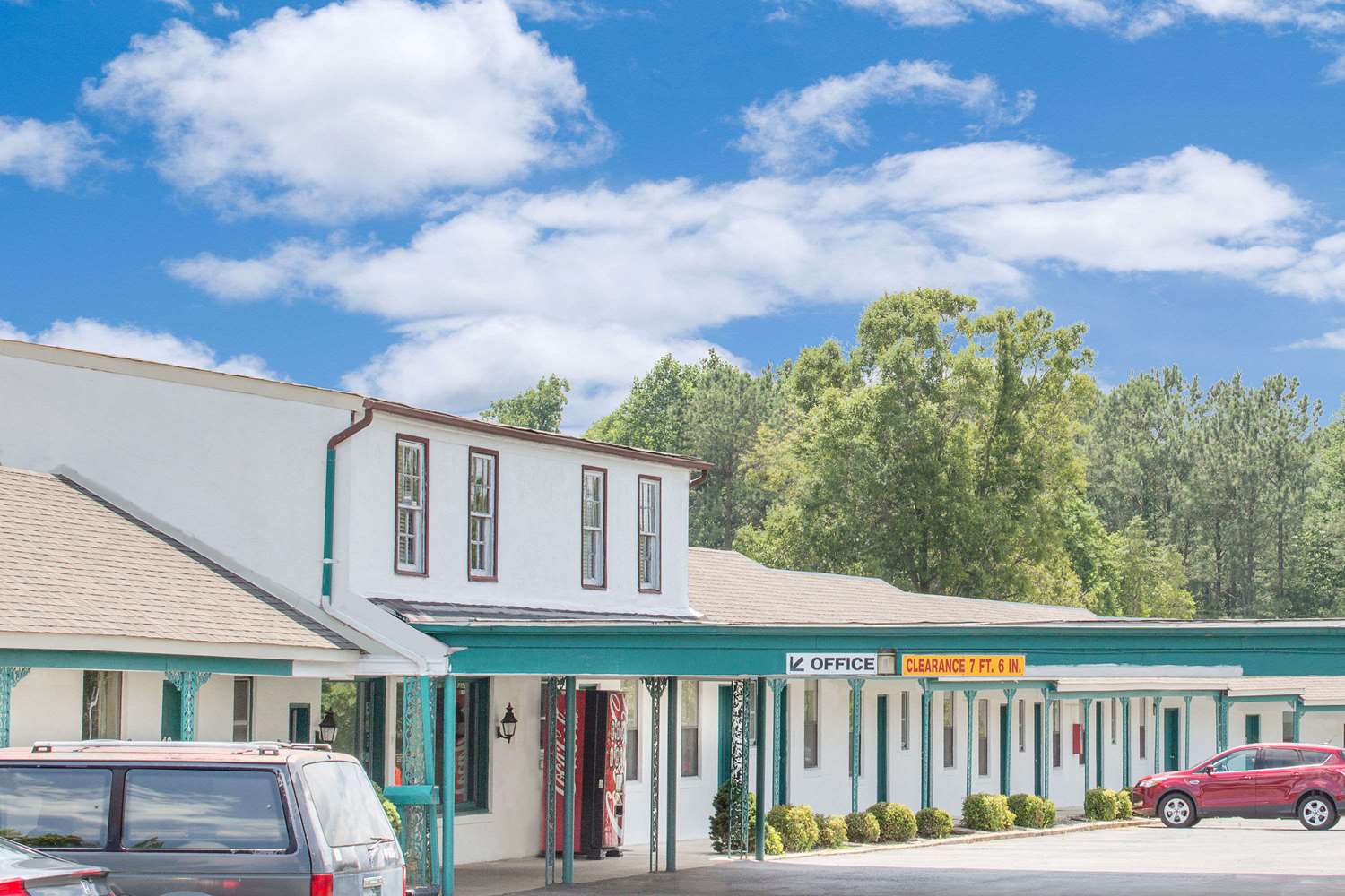 Knights Inn Emporia 1/5
