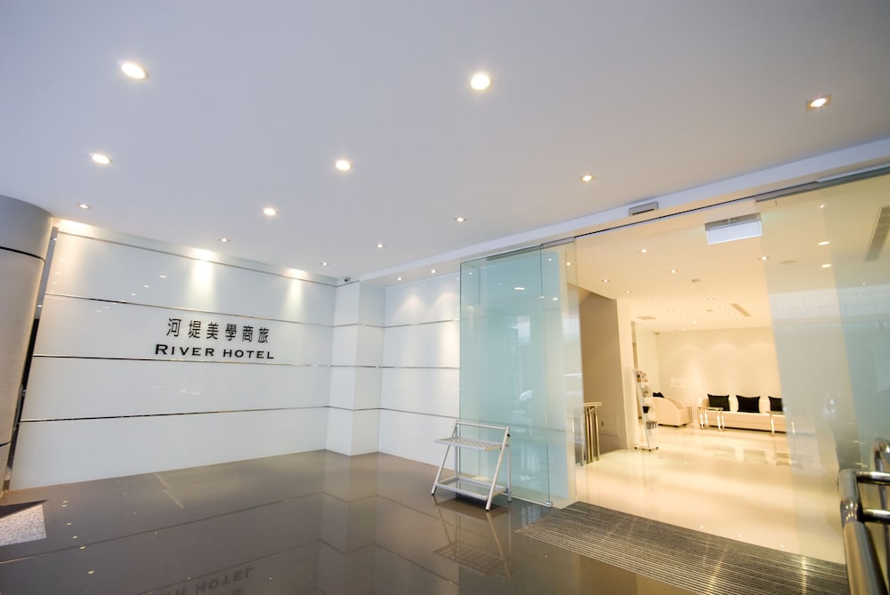 The Riverside Hotel Esthetics 10/60