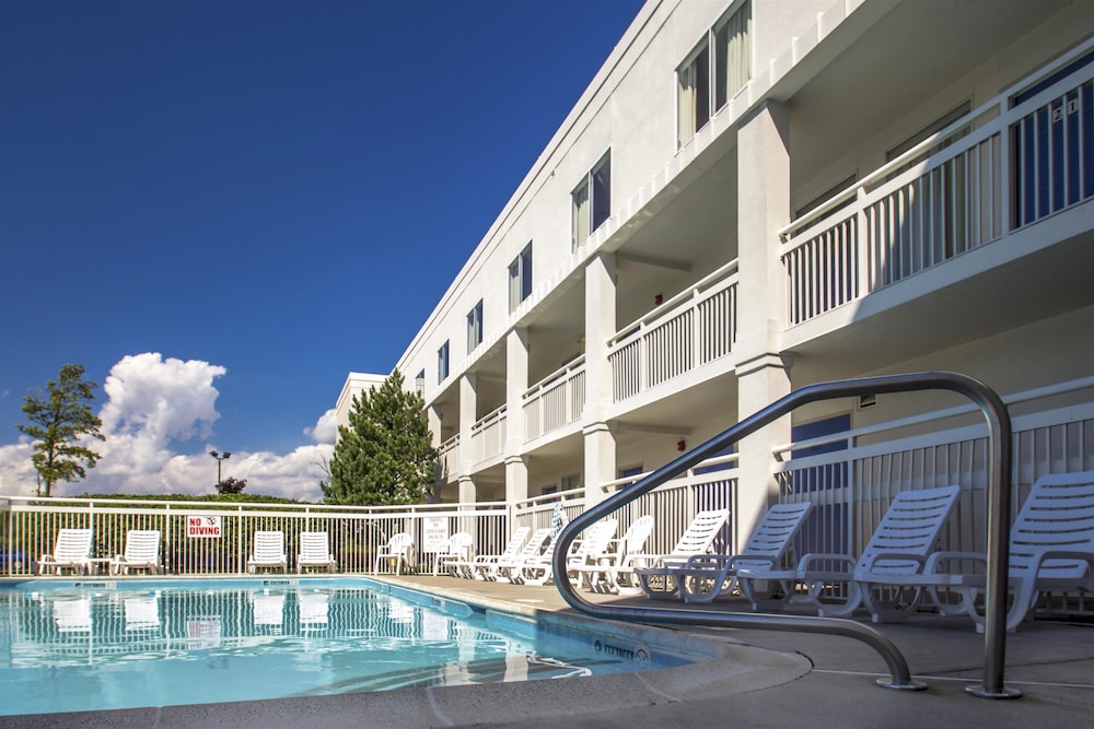 Motel6 Buffalo, NY - Airport - Williamsville 3/51