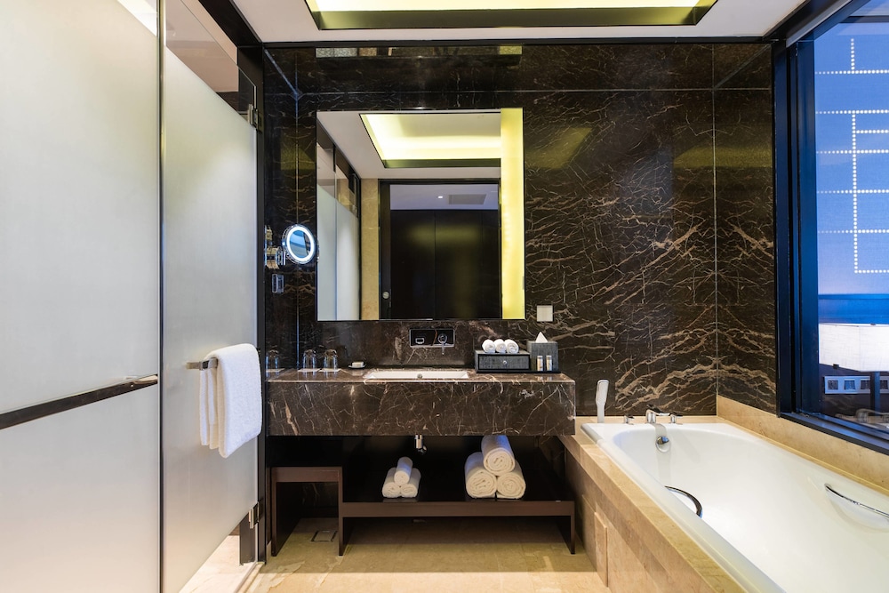 Renaissance Shenyang West Hotel 10/45
