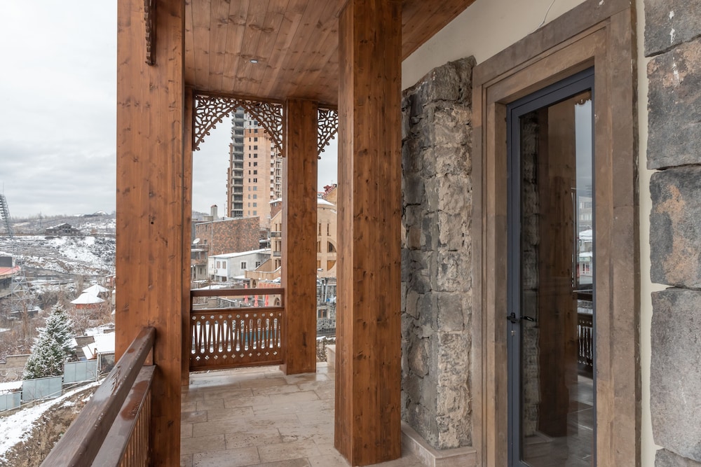 Apricot Hotel Yerevan 67/73