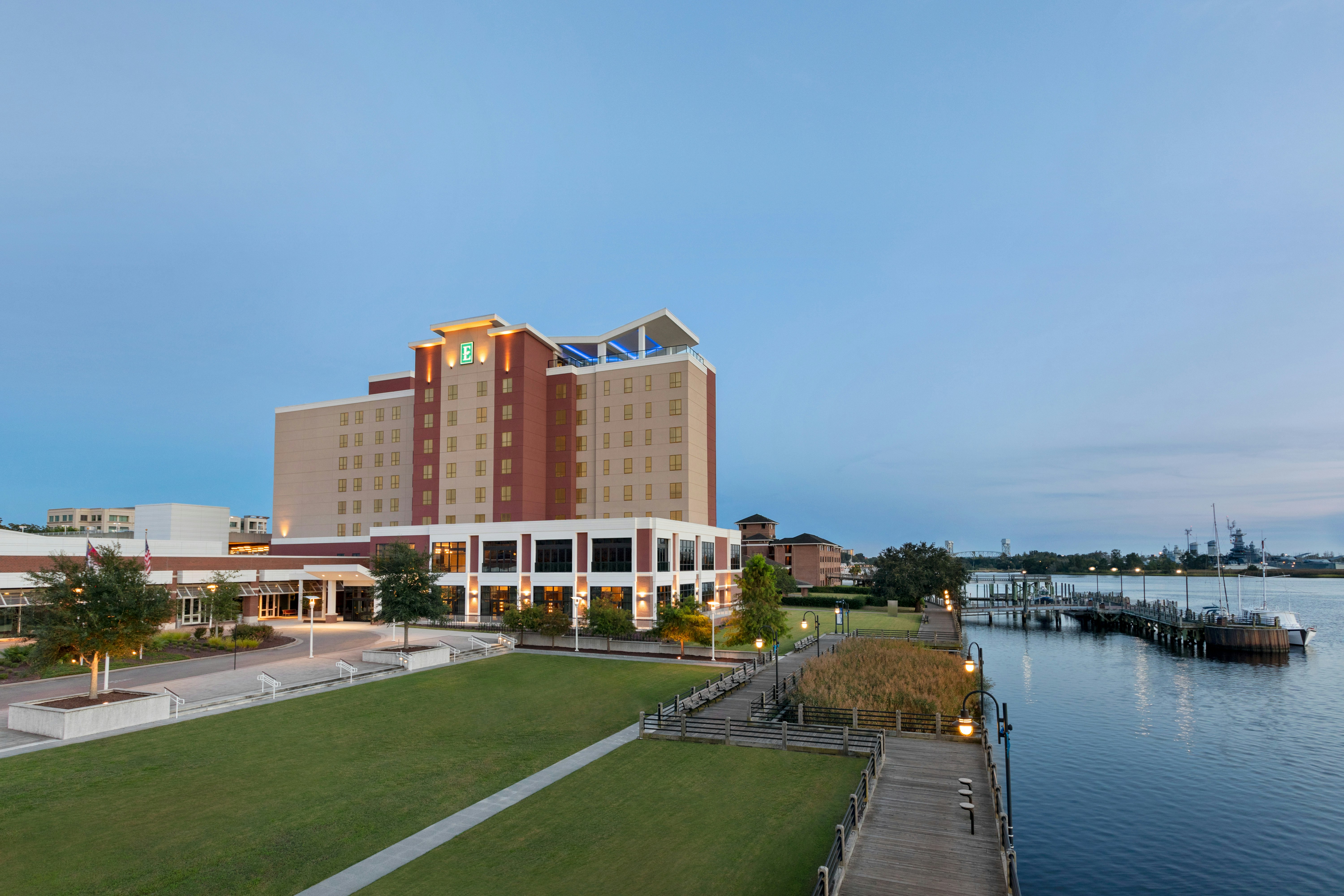 Embassy Suites by Hilton Wilmington Riverfront 6/76