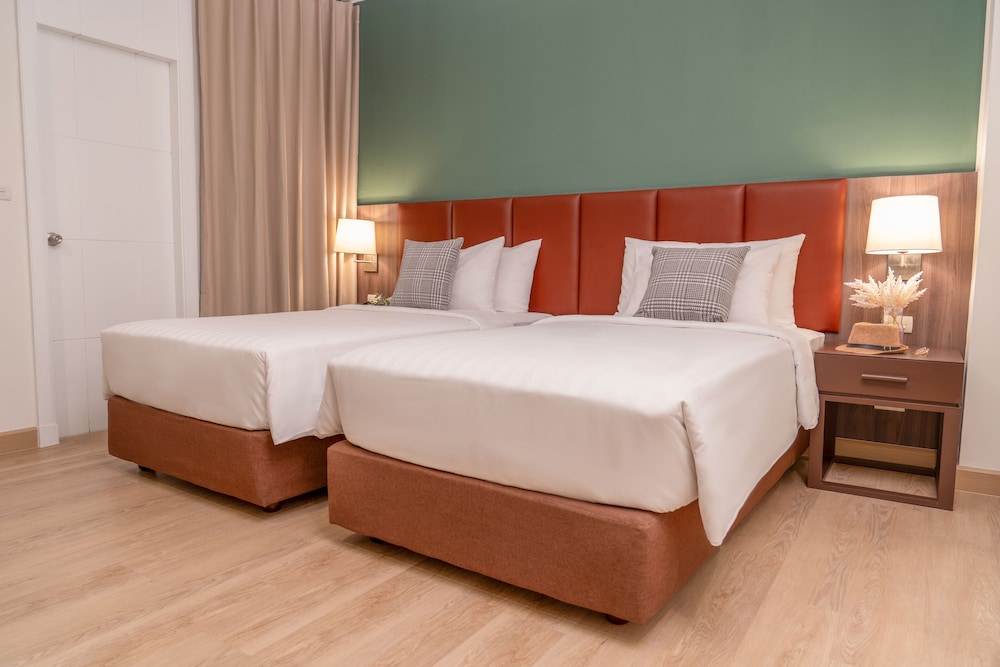 Premier Twin Room with Balcony
