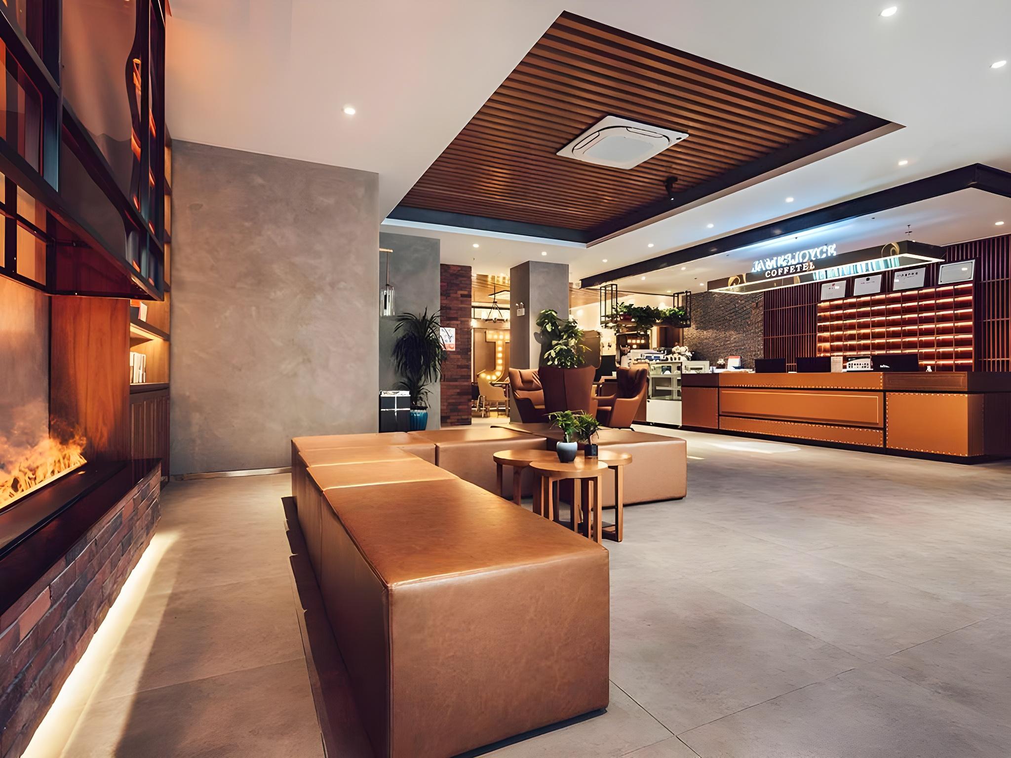 James Joyce Coffetel (Beijing Daxinghuangcun Zaoyuan Subway Station) 13/46