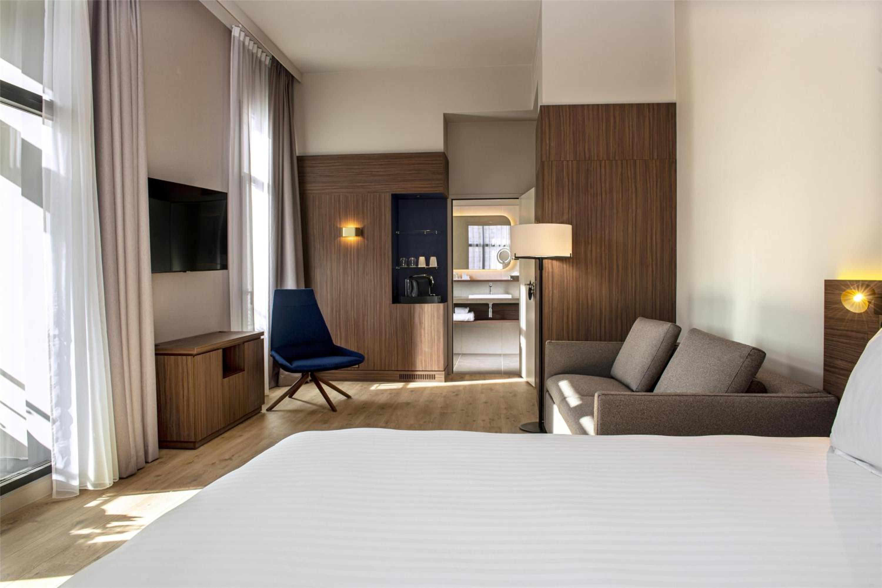 Junior Suite, King Bed