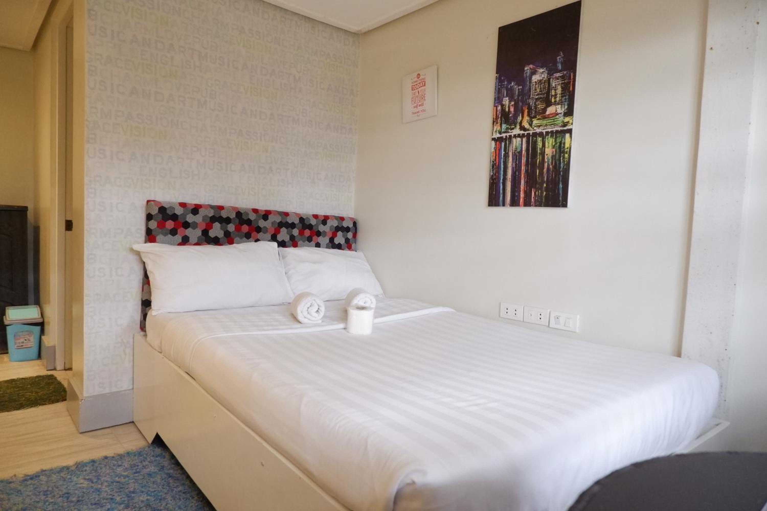 OYO 492 Sunset View Ridge Residences 16/50