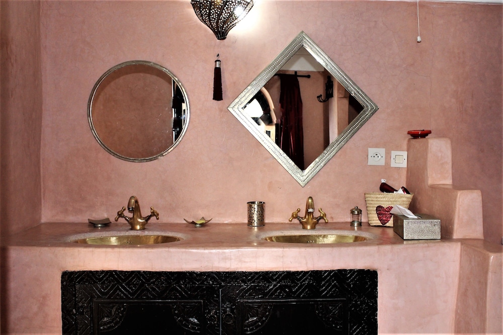 Riad Al Amine 4/30