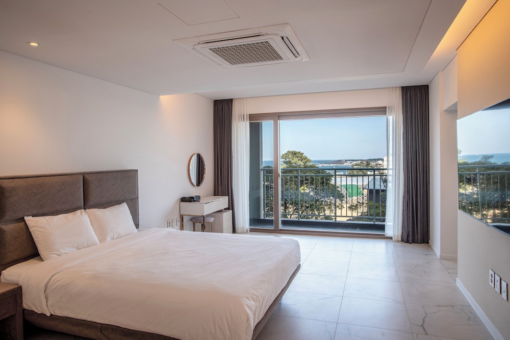 OCEAN, JUNIOR SUITE