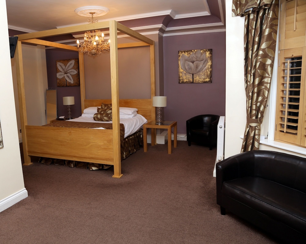Maes Manor Hotel 15/50
