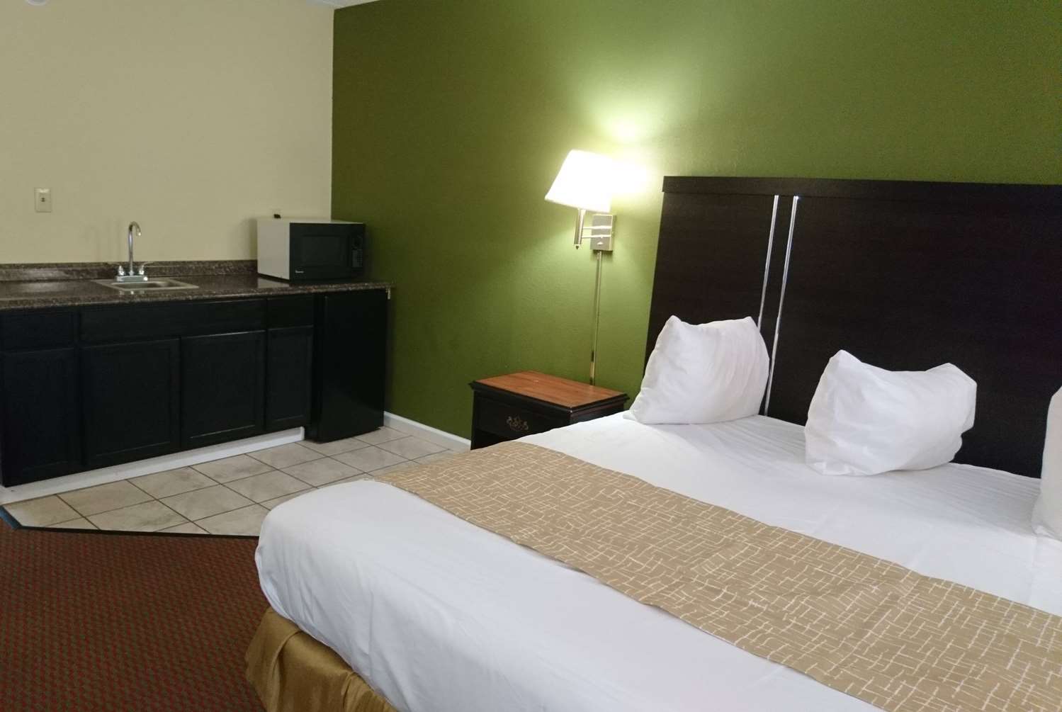 Travelodge By Wyndham Knoxville East 2/10