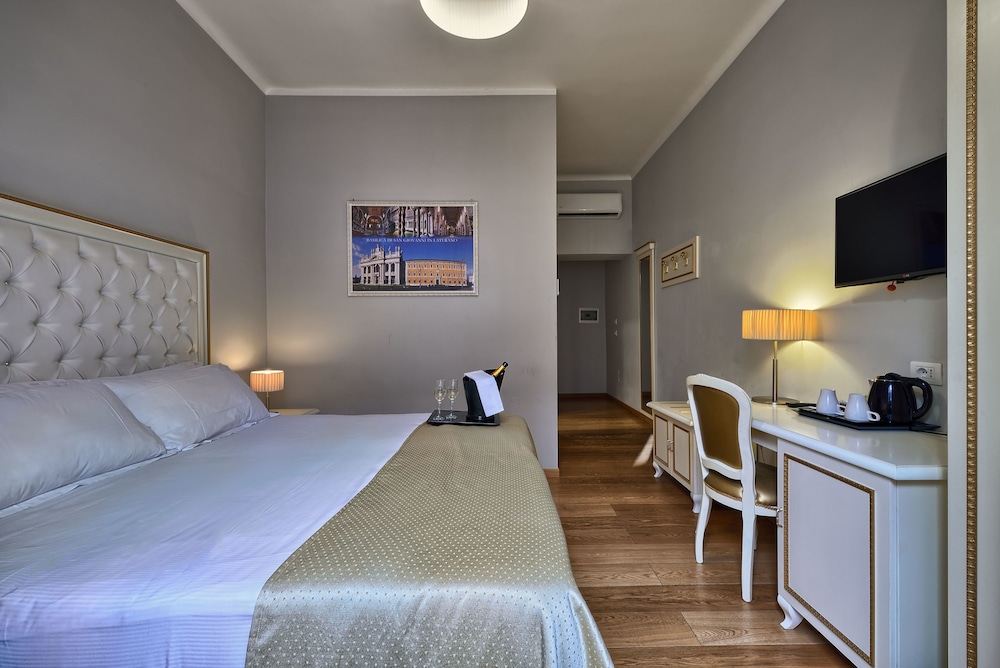 Gravina Suite Frattina 5/53