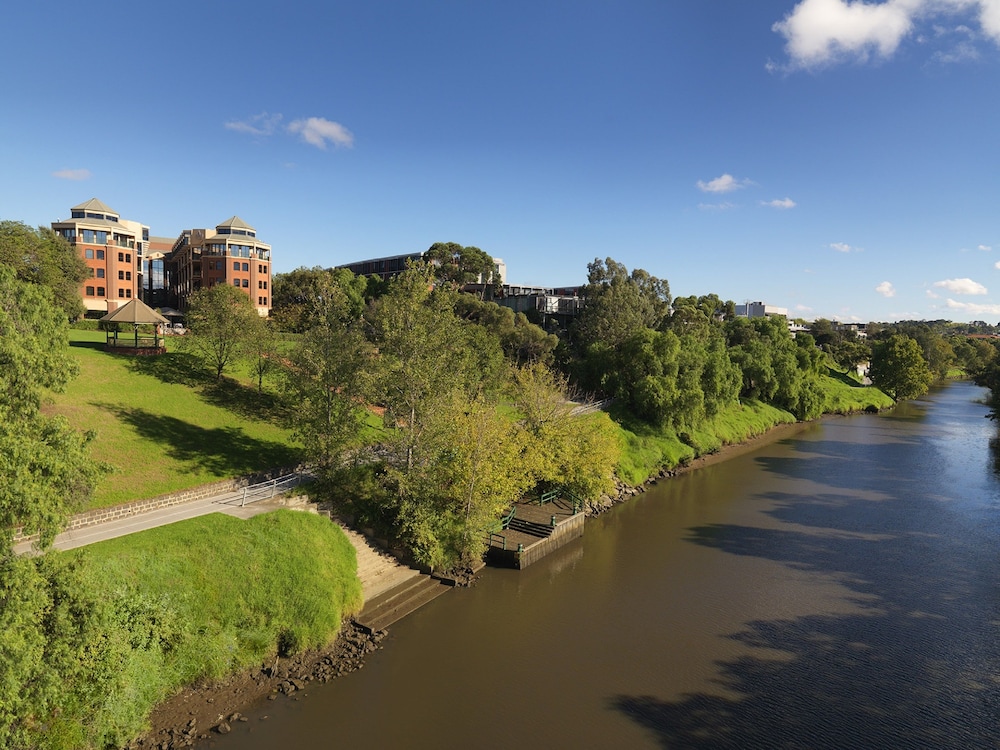 Amora Herencia Riverwalk Melbourne 62/68