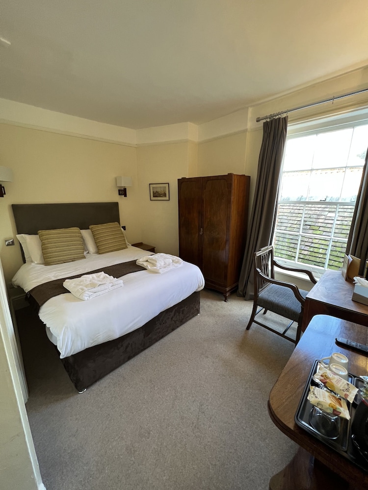 Norfolk Arms Hotel 7/55