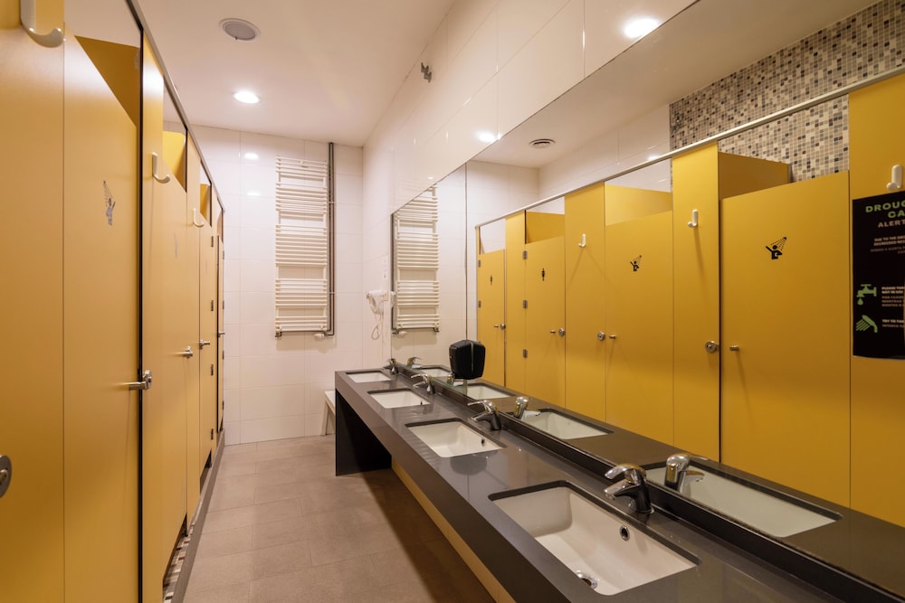 Rodamon Barcelona Hostel 53/56