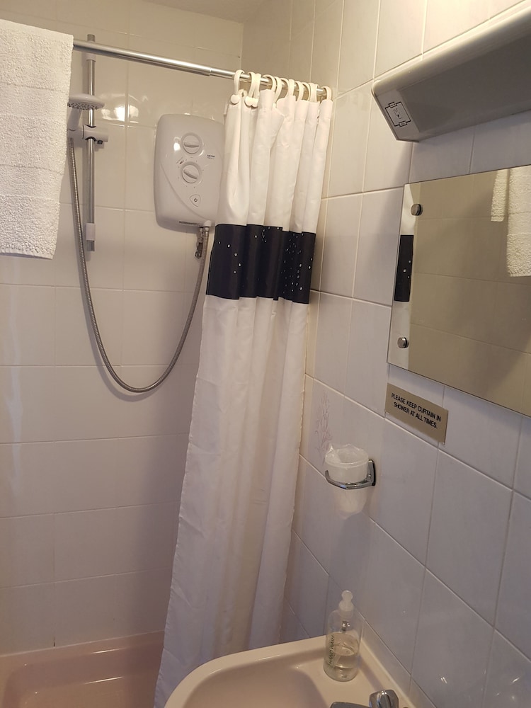 Thornhill Hotel 25/50