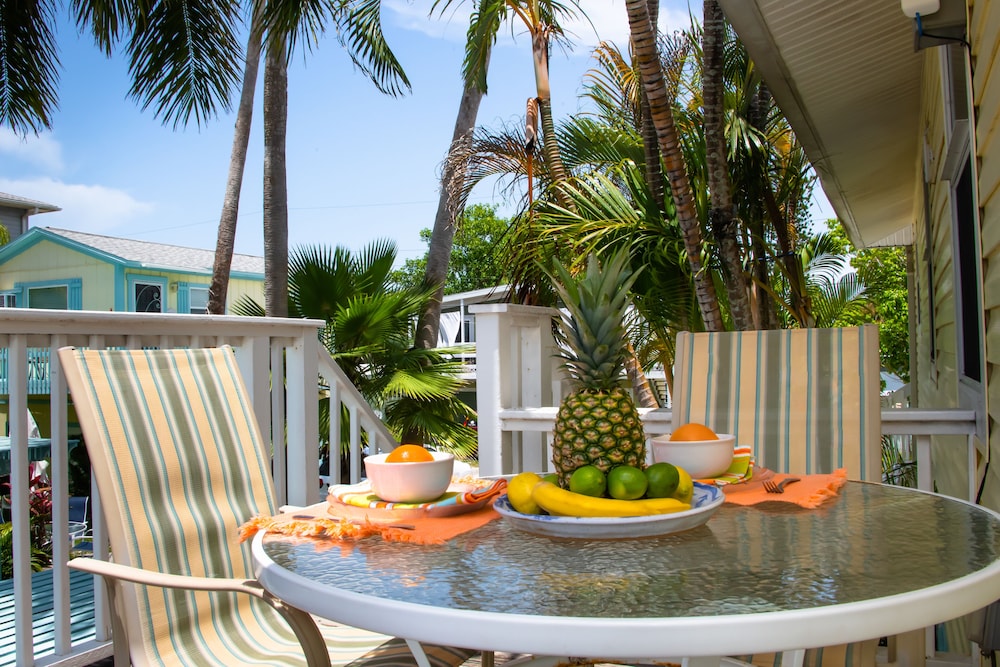 Cedar Cove Resort & Cottages 67/78