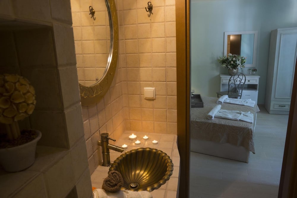 غرفة قياسية بسرير كوين، Elia Portou Rooms 3/3