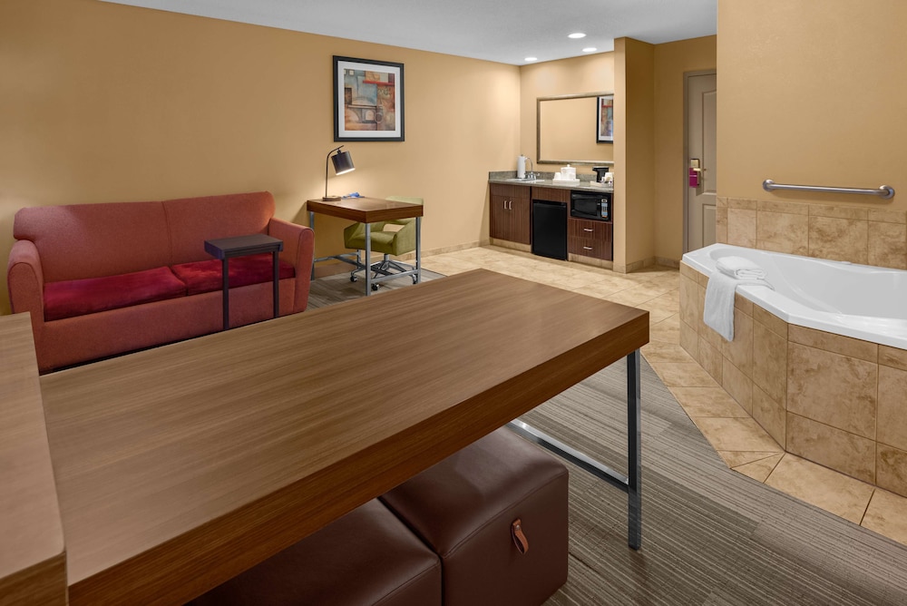 Hampton Inn Suites Banning Beaumont 18/50