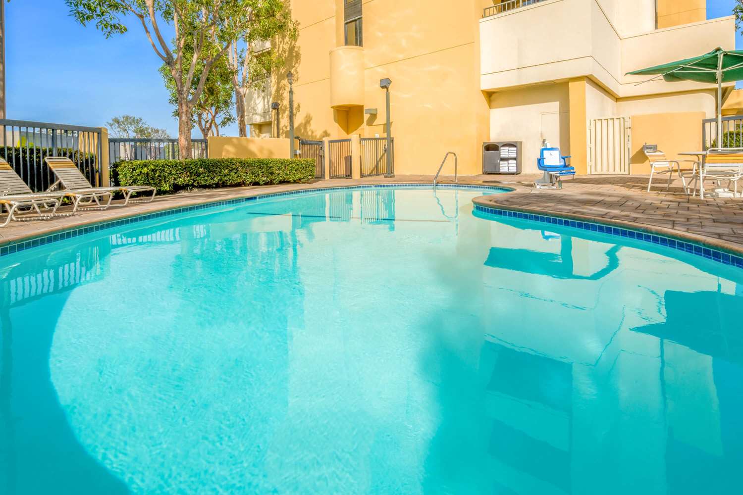 La Quinta Inn & Suites by Wyndham Buena Park 26/44