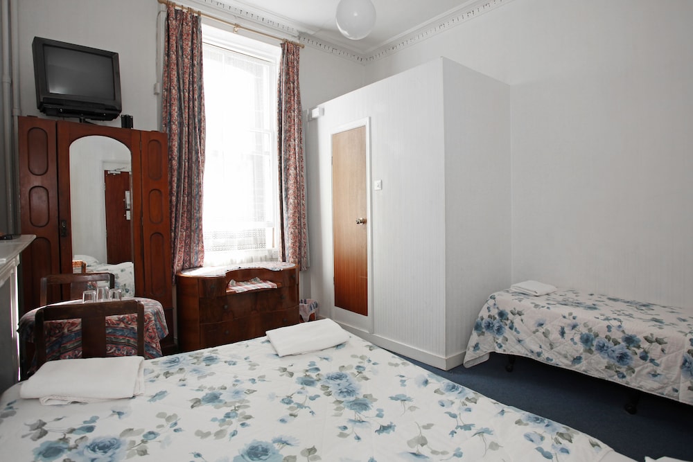 St Athans Hotel 24/73