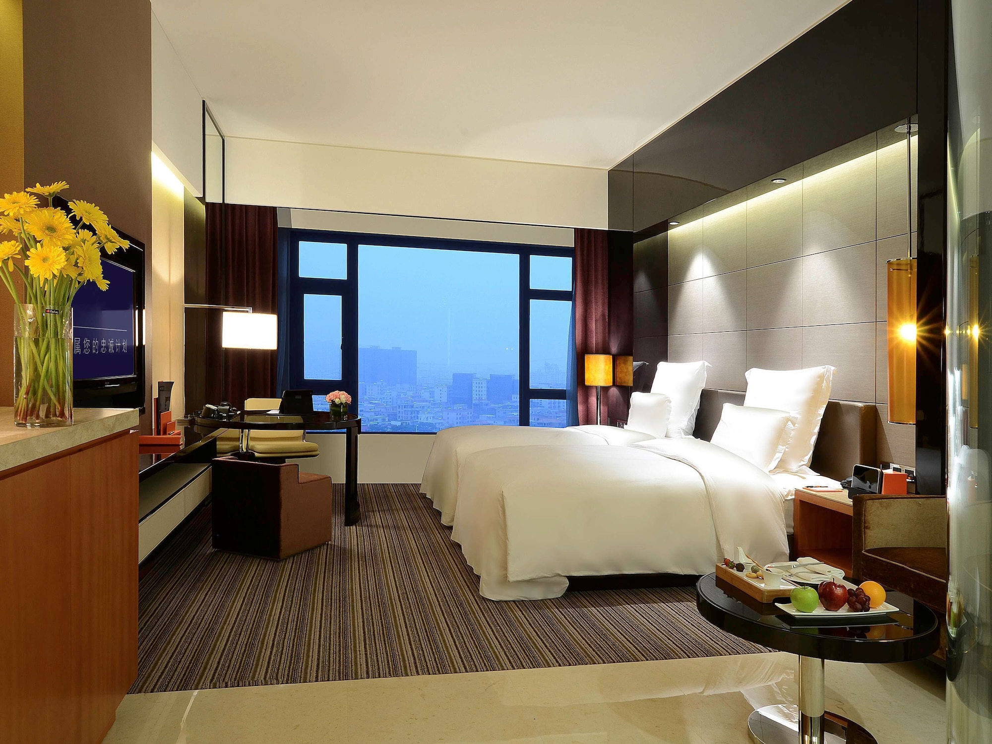 DELUXE, TWIN BEDS
