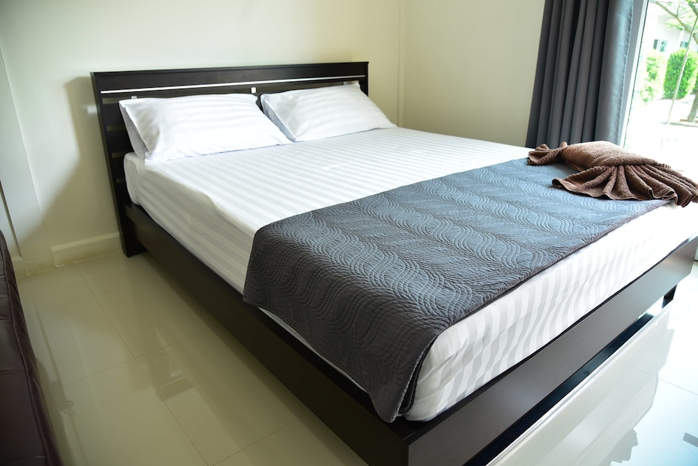 ROOM, DOUBLE BED, ADULT ONLY